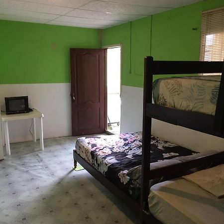 Hostal Camping Beach Salinas  Exterior foto