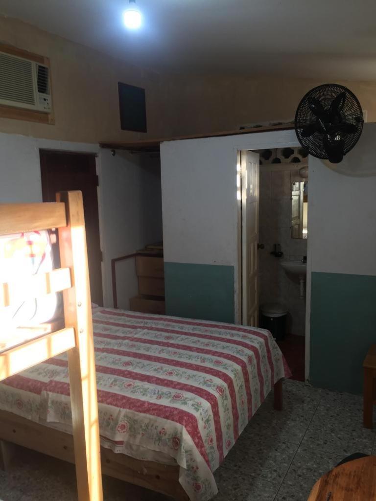 Hostal Camping Beach Salinas  Exterior foto