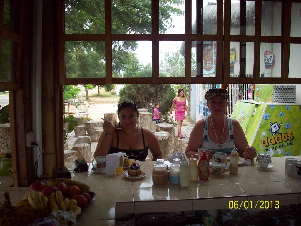 Hostal Camping Beach Salinas  Exterior foto